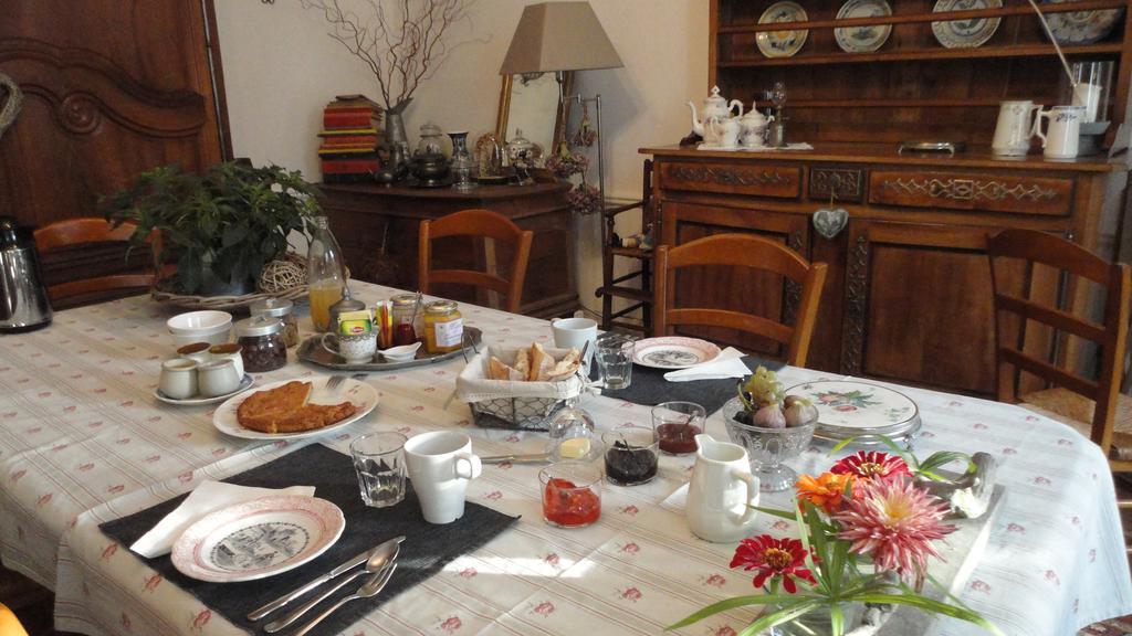 Les 2 Madeleine Bed & Breakfast Saint-Saturnin-du-Bois Exterior photo