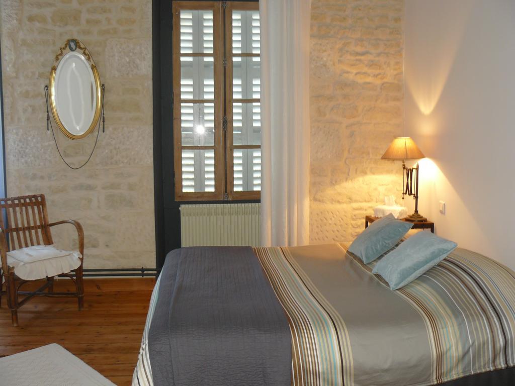 Les 2 Madeleine Bed & Breakfast Saint-Saturnin-du-Bois Room photo