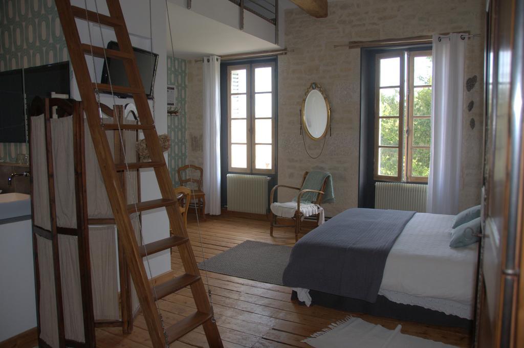 Les 2 Madeleine Bed & Breakfast Saint-Saturnin-du-Bois Exterior photo