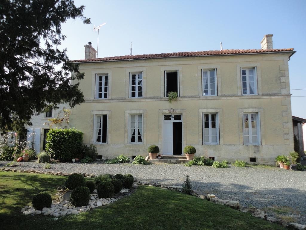 Les 2 Madeleine Bed & Breakfast Saint-Saturnin-du-Bois Exterior photo