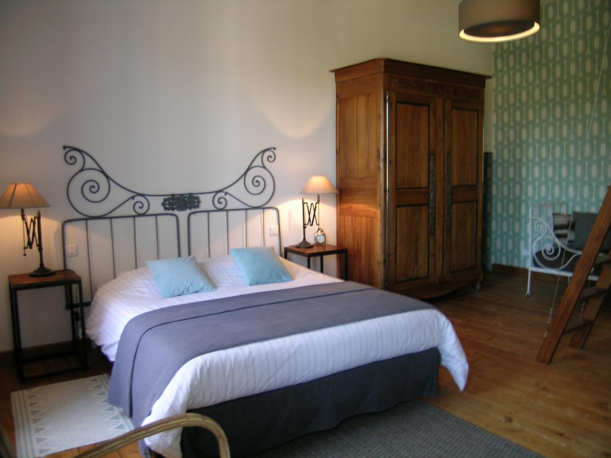 Les 2 Madeleine Bed & Breakfast Saint-Saturnin-du-Bois Exterior photo