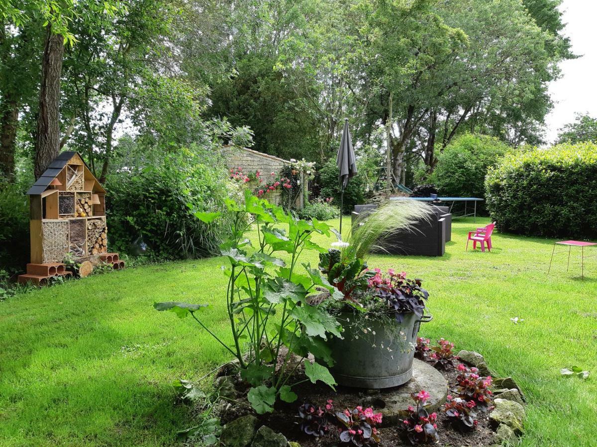 Les 2 Madeleine Bed & Breakfast Saint-Saturnin-du-Bois Exterior photo